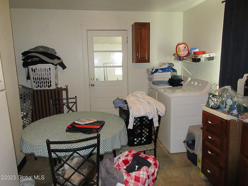 3rd image of 20 Middle St