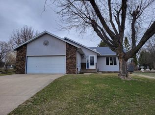 40 Hagen Pl SW, Owatonna, MN 55060