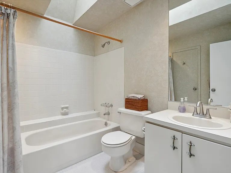 50 Hubbard Ln #54 — Photo 23