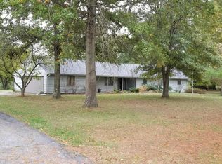64 Tecumseh Dr, Carbondale, IL 62901