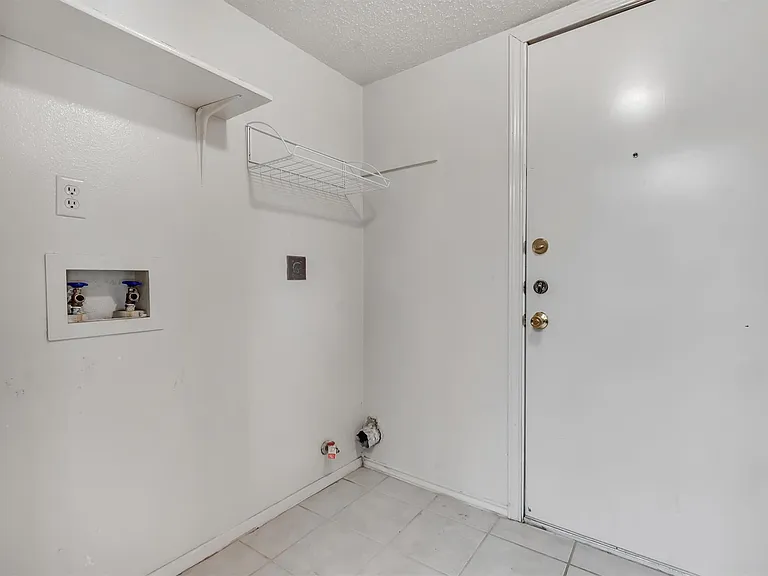 7802 Topawa Cv #B — Photo 8