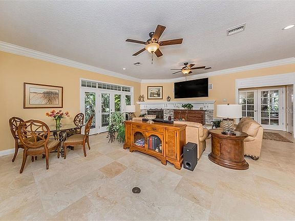 5th image of 2702 Norwood Ln