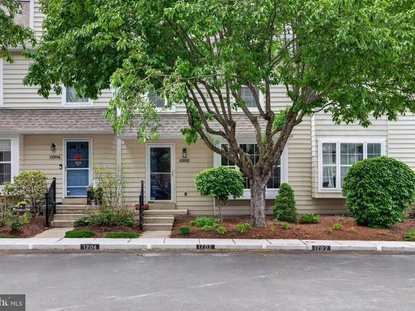 1202 Harbour Ridge Ln, Downingtown, PA 19335