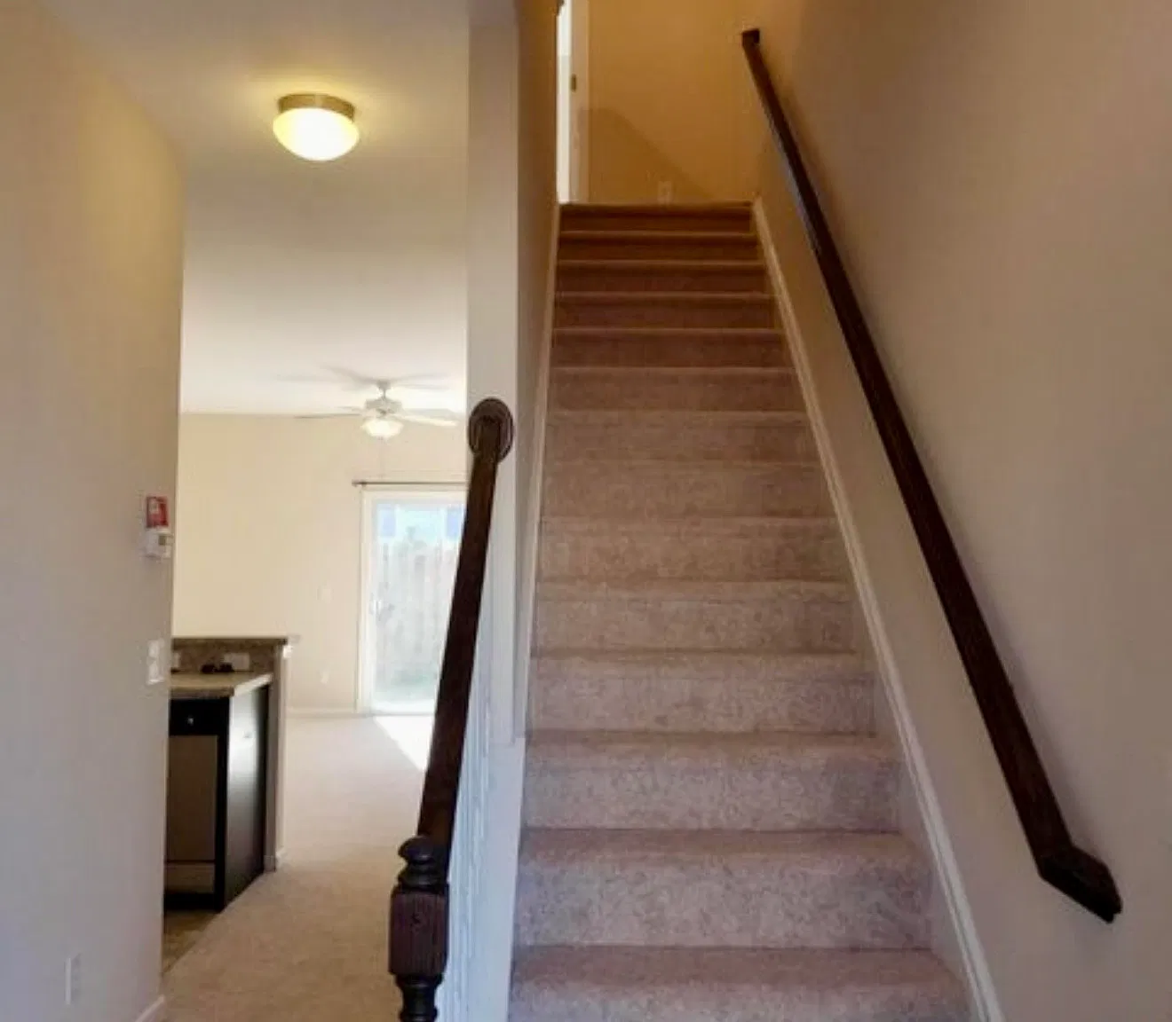 3 bed, 1376 sqft, $1,550 — Photo 2