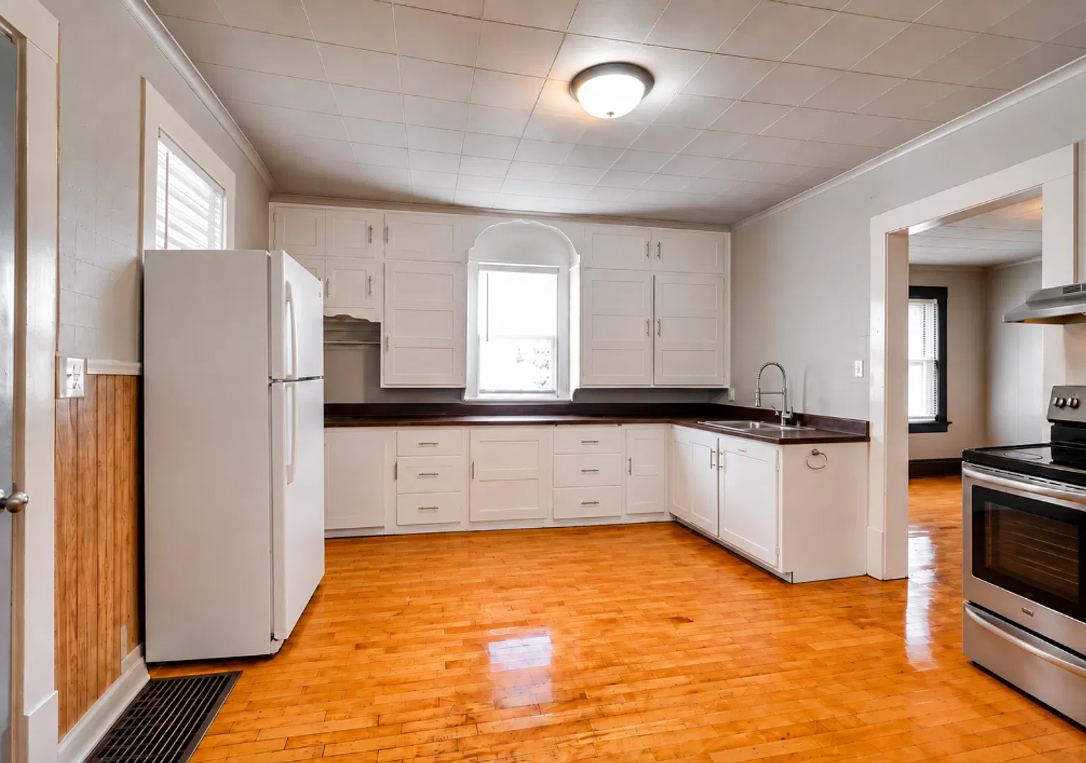 745 Racine St. — Photo 1