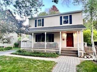 22 Avery St, Saratoga Springs, NY 12866