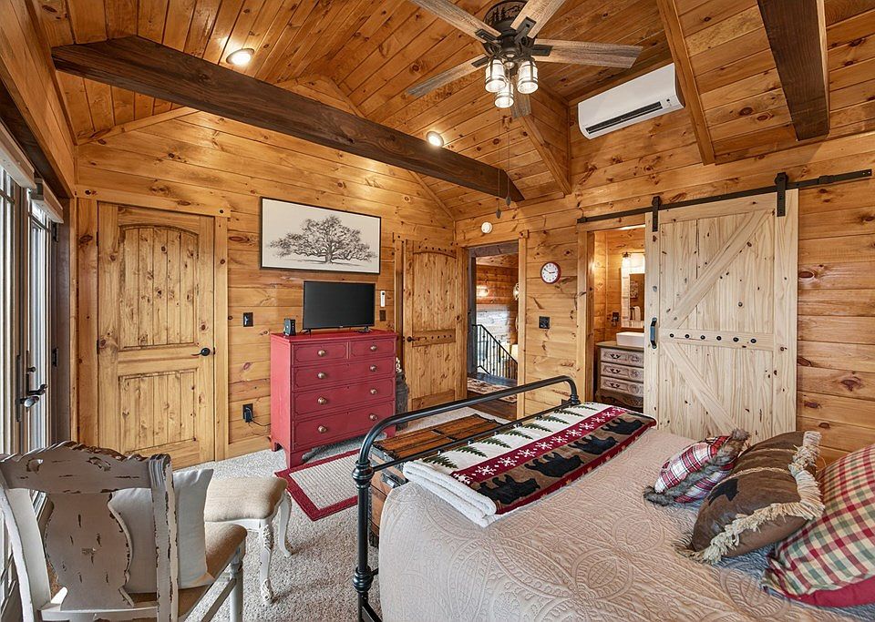 34th image of 751 Bear Knob Ln