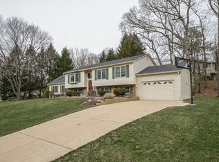 1934 Baton Dr, Vienna, VA 22182