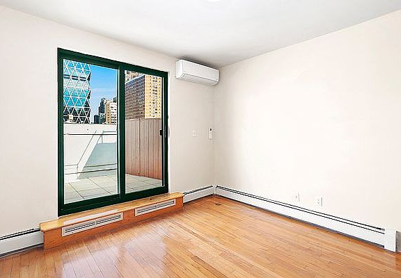 4th image of 325 W 51st St APT 6C
