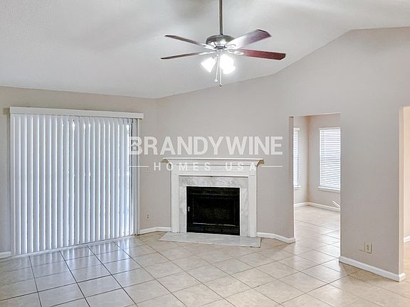 3rd image of 13550 Valbuena Ct