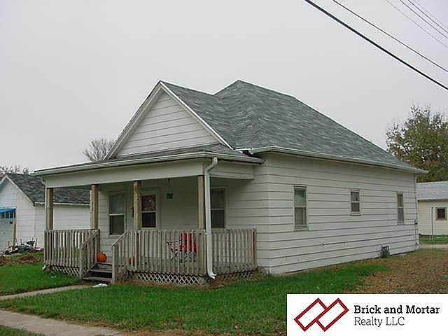 1st image of 310 S 8th St