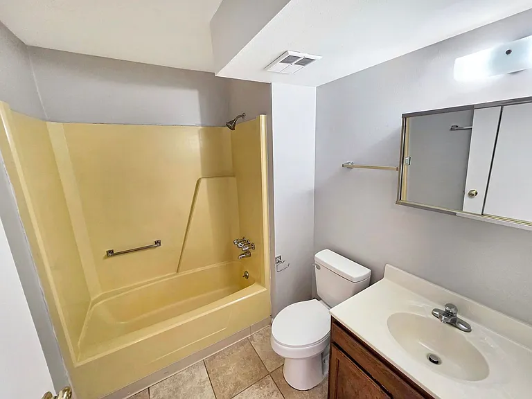 136 N Lake St #9 — Photo 8