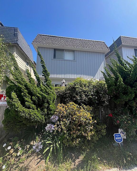 1st image of 768 Manhattan Beach Blvd #B