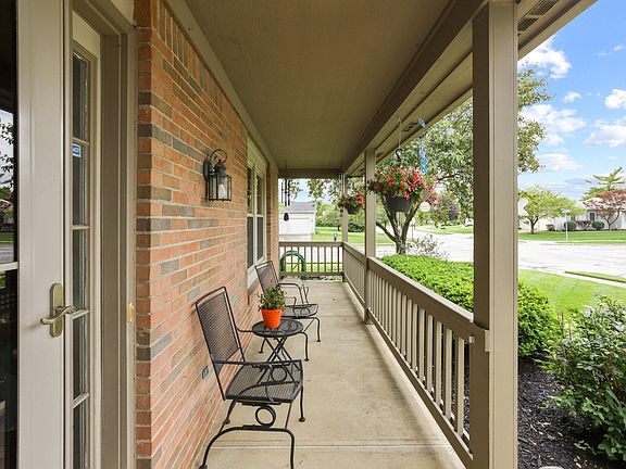 5th image of 332 Hearthstone Dr