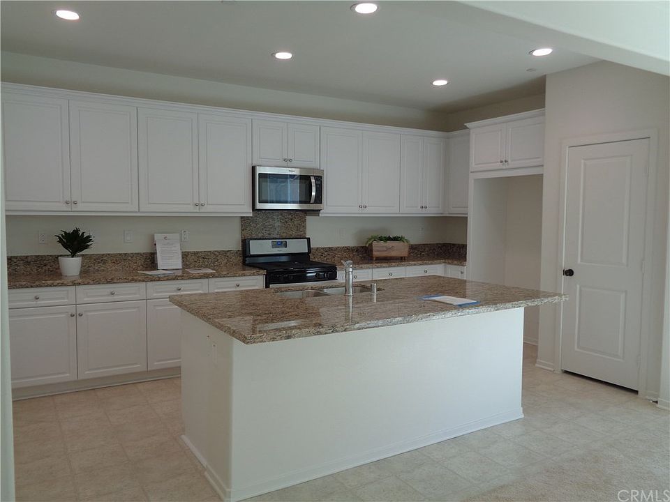 1st image of 3806 S Oakville Ave