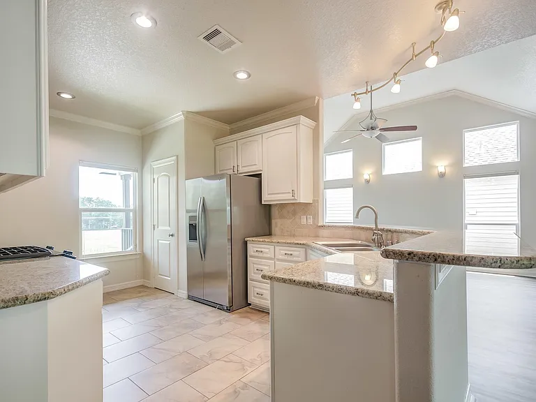 1009 Bryan Ave — Photo 15