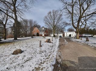 27W770 Warrenville Rd, Warrenville, IL 60555