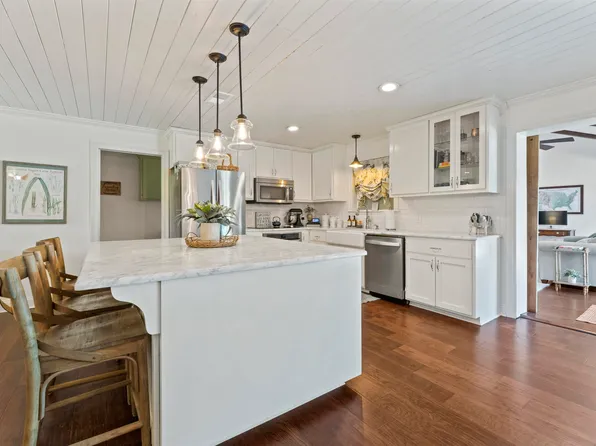 38446 Cornerview Rd, Gonzales, LA 70737