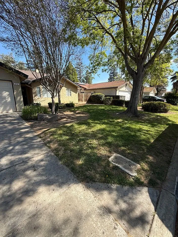 6154 N Carica Ave — Photo 2