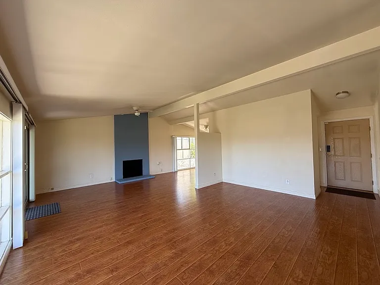 9158 Rebecca Ave — Photo 6