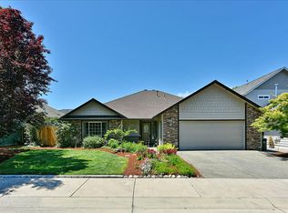 1362 SW Argo Ln, Grants Pass, OR 97527