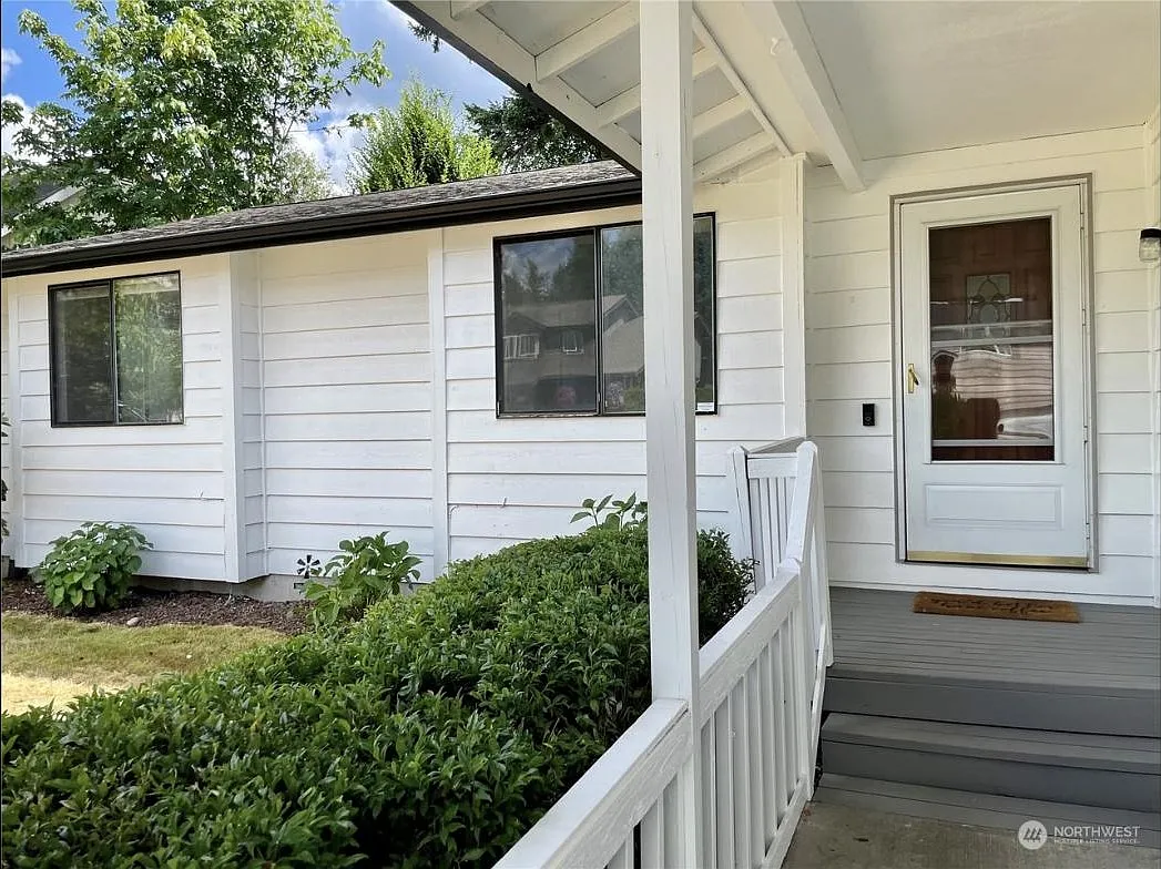 3 bed, 1290 sqft, $1,200 — Photo 2