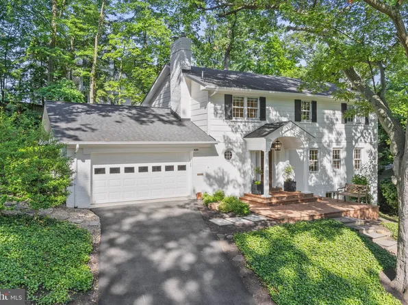 6210 Foxcroft Rd, Alexandria, VA 22307