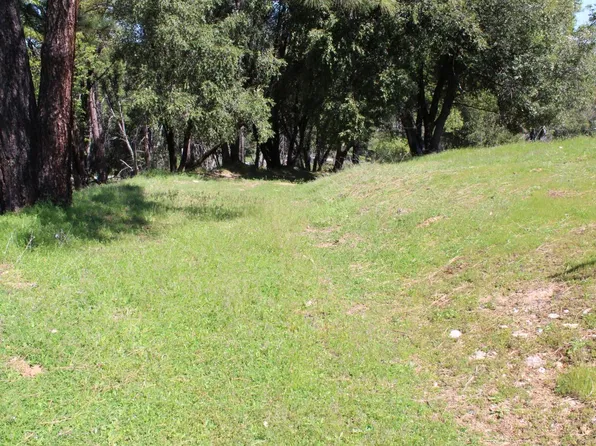 20330 Smith Rd, Mokelumne Hill, CA 95245