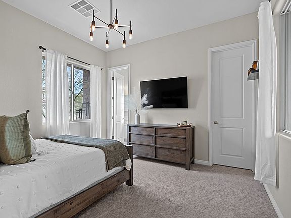 4th image of 11837 Albissola Ave