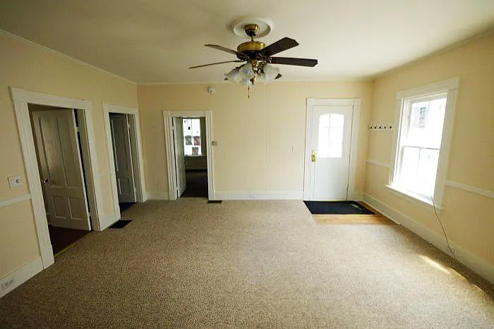 3 bed, $2,835 — Photo 4