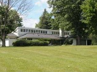 2525 Ramsbury Dr, Troy, MI 48098