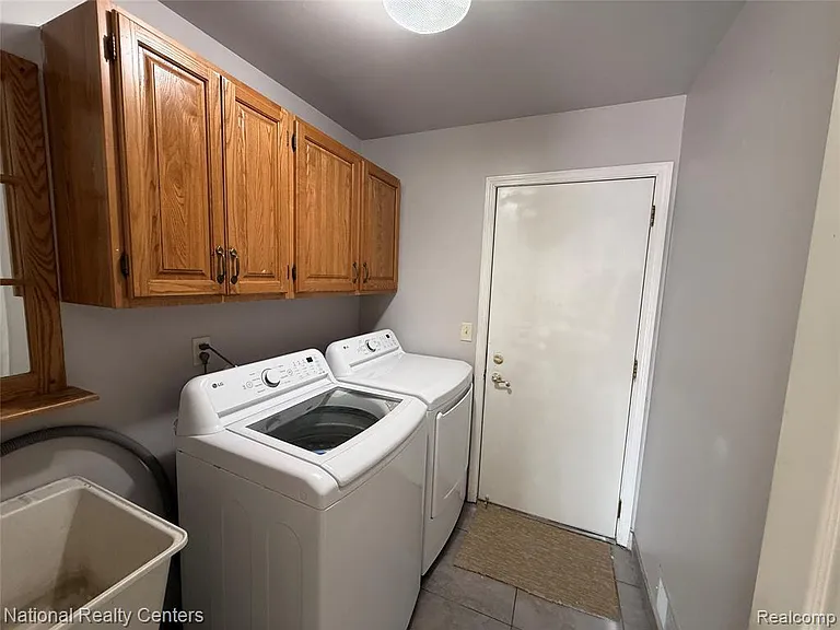 5164 Crowfoot Dr — Photo 17