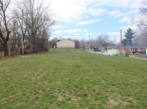 2nd image of 2501 Main St