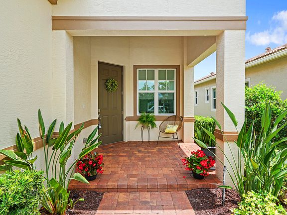 3rd image of 9143 SW MICHELE Way