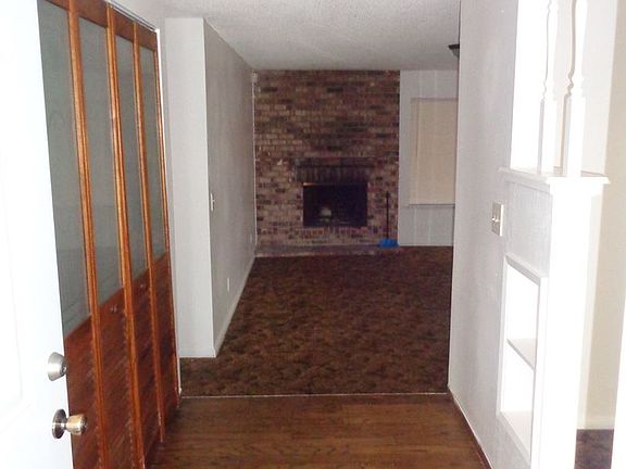 2nd image of 2422 Cheim Blvd