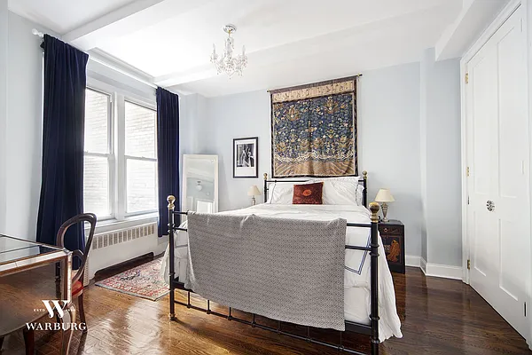 Sold by Warburg | media 16