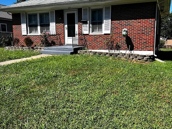 619 N Bayard Ave, Waynesboro, VA 22980