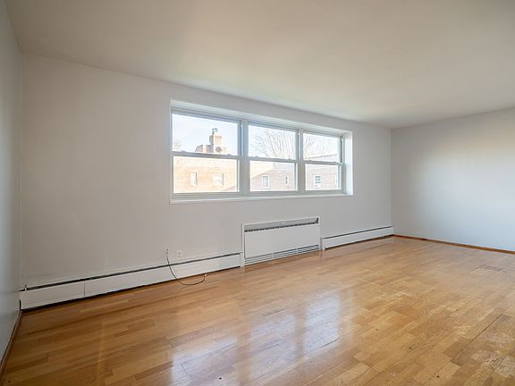 4th image of 1966 Delaware Ave #5