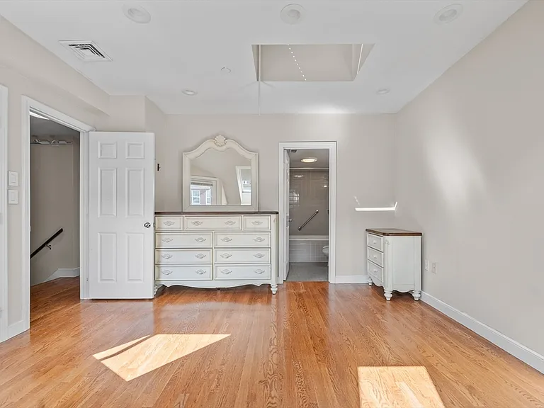 25 Bay State Rd #6 — Photo 13