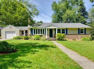 2 Hayden Ln, Shrewsbury, MA 01545