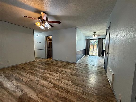 3rd image of 11 Osage Dr