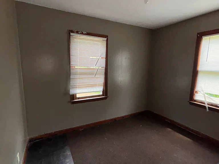 2616 E Logan St — Photo 10
