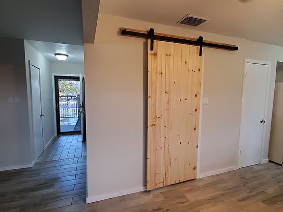 3rd image of 2042 Magill St