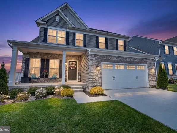 2788 Town View Cir, New Windsor, MD 21776
