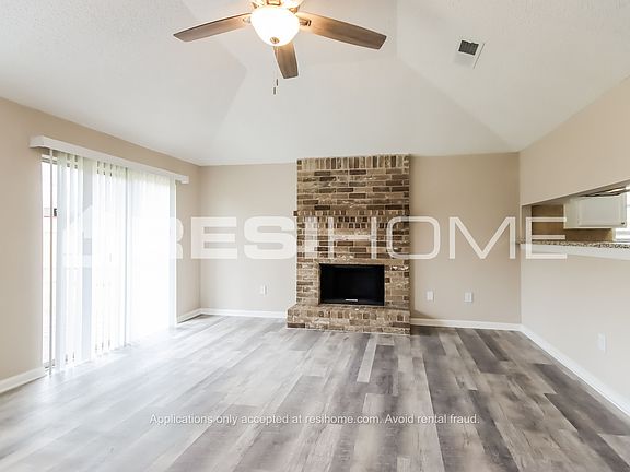 4th image of 5004 Sandalwood Cir