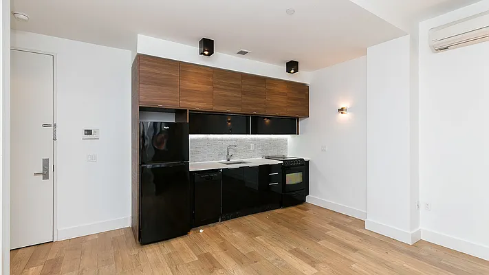 Rented by Nooklyn NYC LLC | media 40