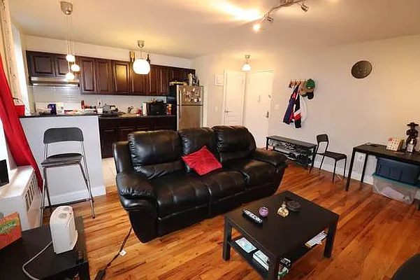 Rented by Carnegie Management Inc | media 8