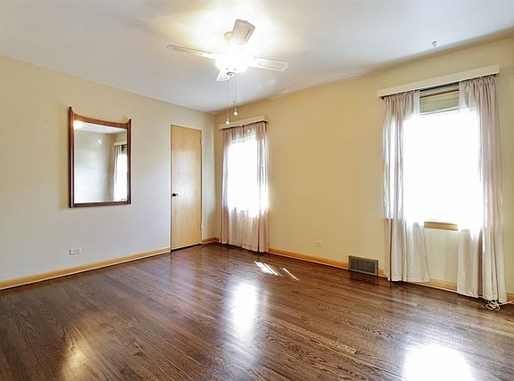 3rd image of 5302 W 91st St