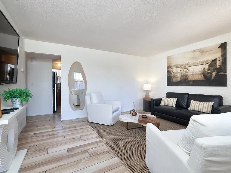 1734 E Hedrick Dr — Photo 6