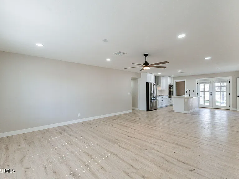 8202 E Piccadilly Rd — Photo 9